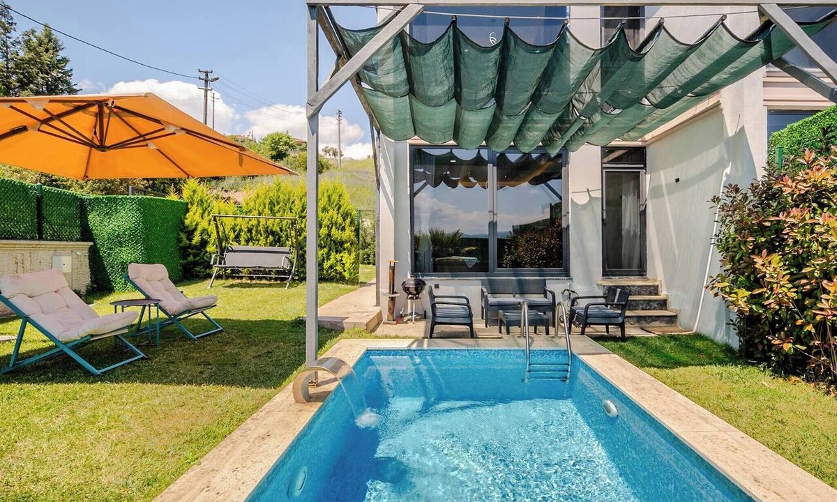 Dilovasi Villa | 1 Deluxe Villa Isıtmalı Havuz, Ateş Çukuru