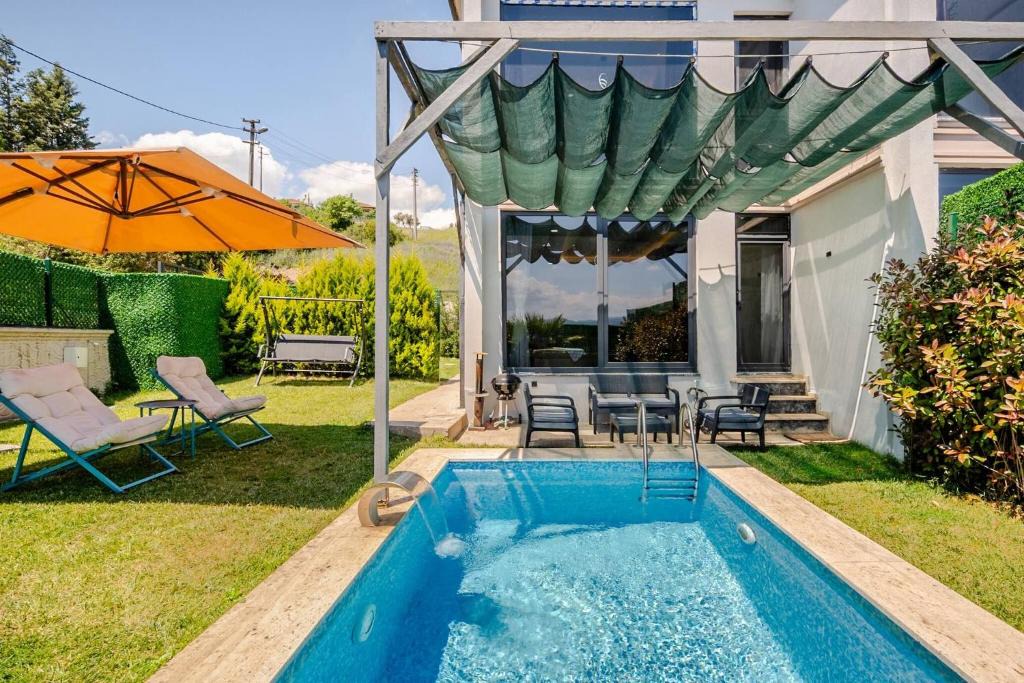 Dilovasi Villa | 1 Deluxe Villa Istmal Havuz, Ate ukuru