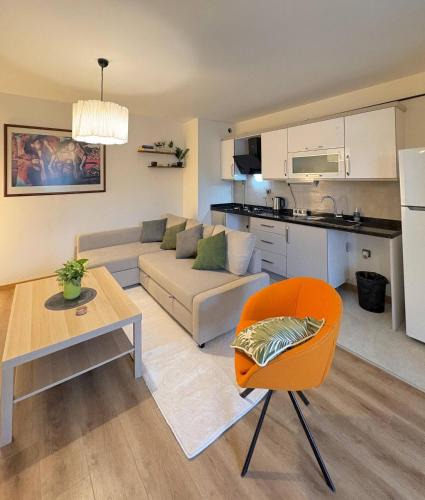 Beyoglu Apartment | 10 Mins to Takism - Central New Modern Flat
