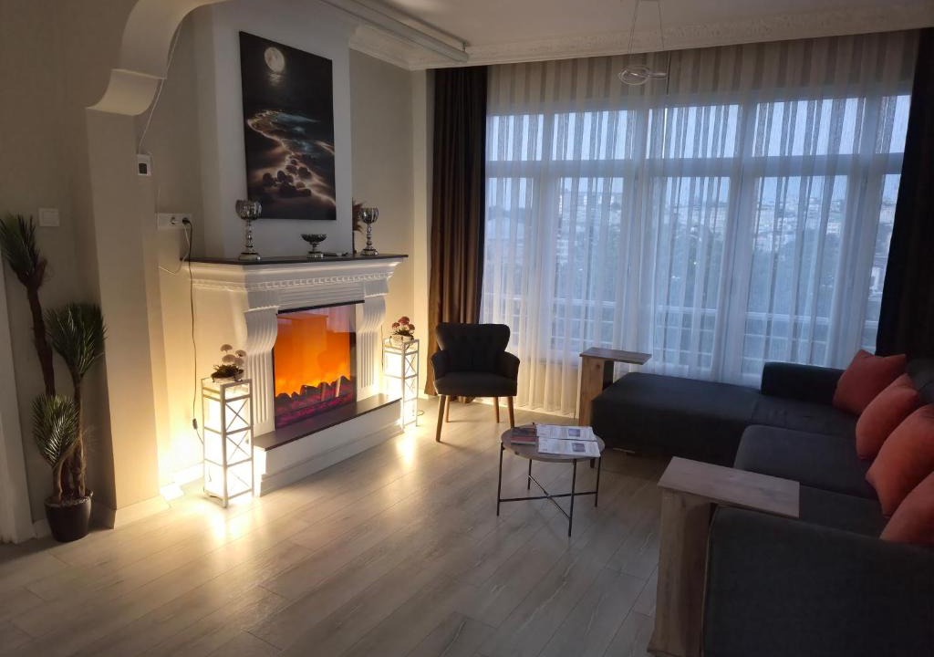 Fatih Apartment | 4 BR Flat with Terrace and Hot Tub in Historic Istanbul