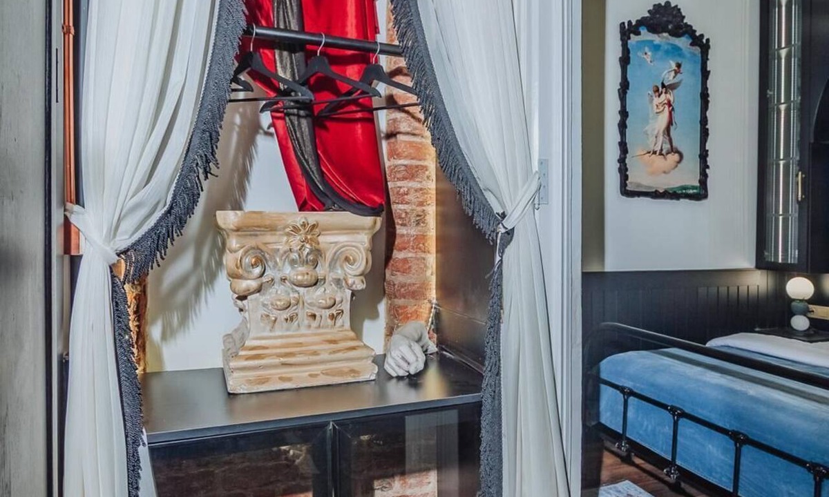 Taksim Apartment | Allegory of Cihangir 2B
