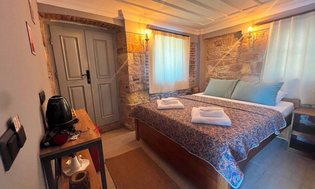 Mithatpasa Cabin | Arcadia Cunda