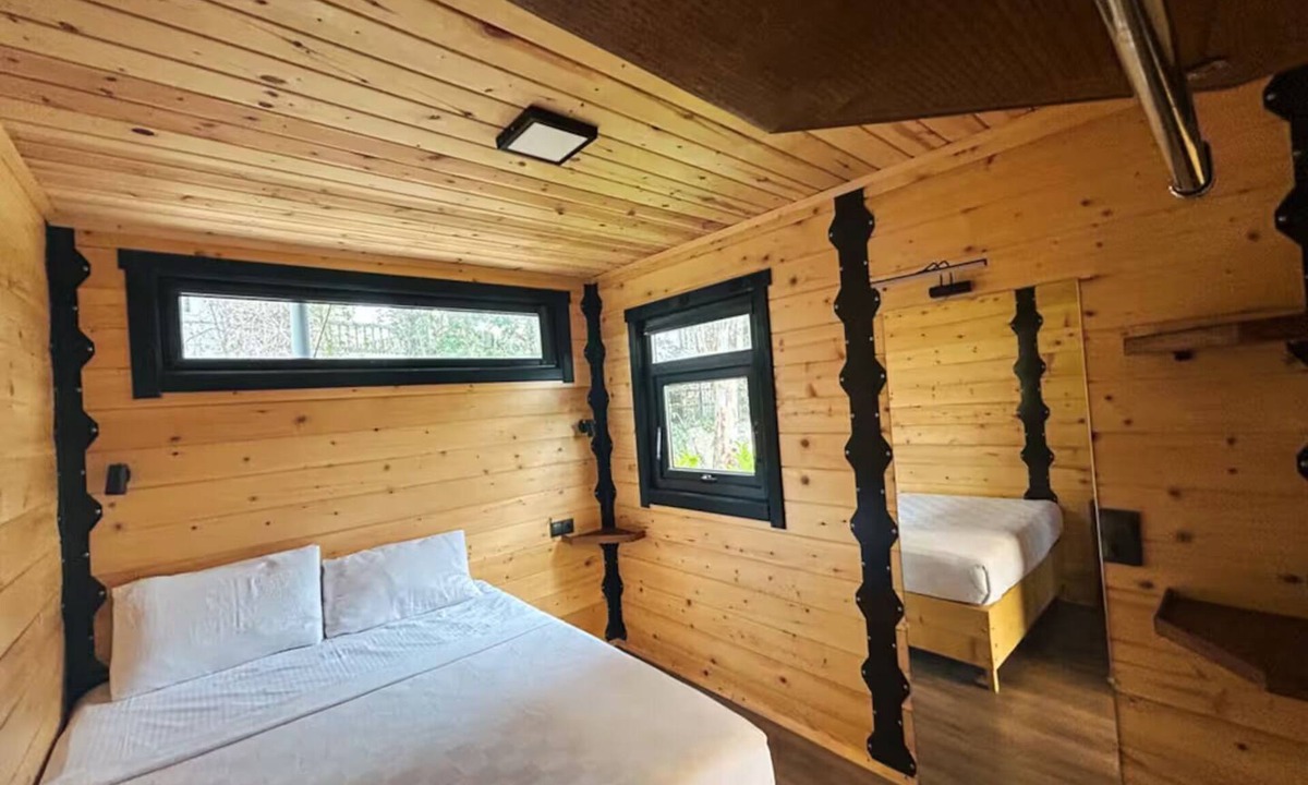 Bitez Bed & Breakfast | Bitez Tiny House & Beach