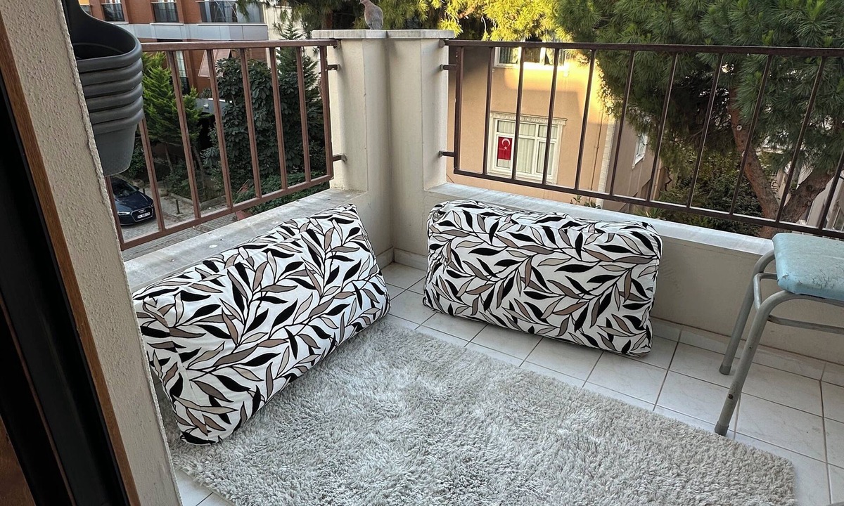 Maltepe House | Calm and spacious place with a balcony