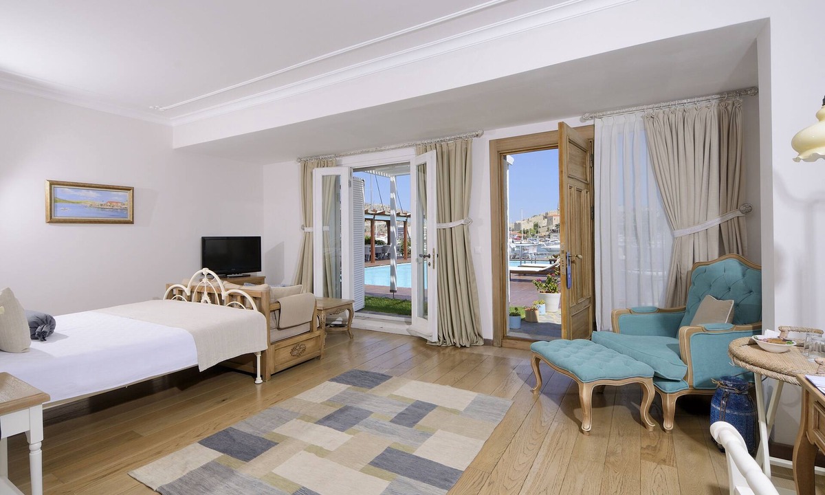 Cesme Hotel | Cesme Marina Konukevi