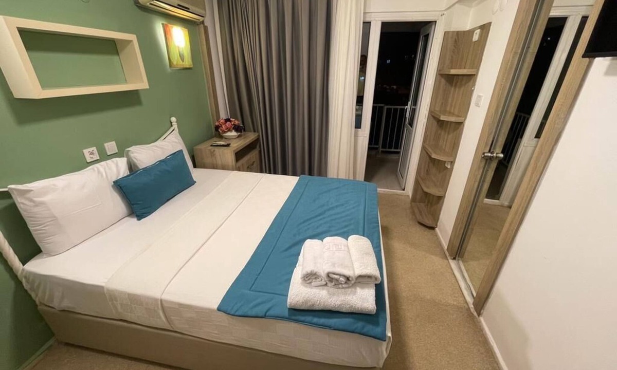 Gumuldur Hotel | Colophon Beach