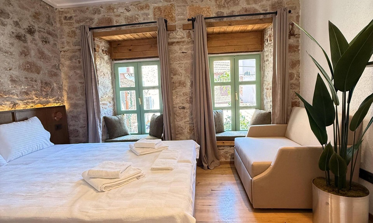 Ayvalik City Center Hotel | Elos Ayvalık Pansiyon