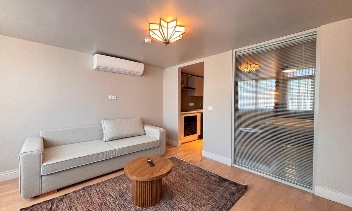 Karakoy Apartment | Fourth-floor 1BR near Galataport