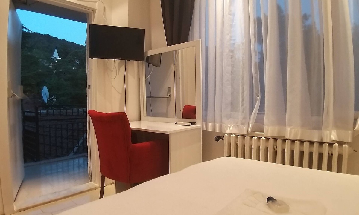 Adalar Hotel | Gorkemli Hotel