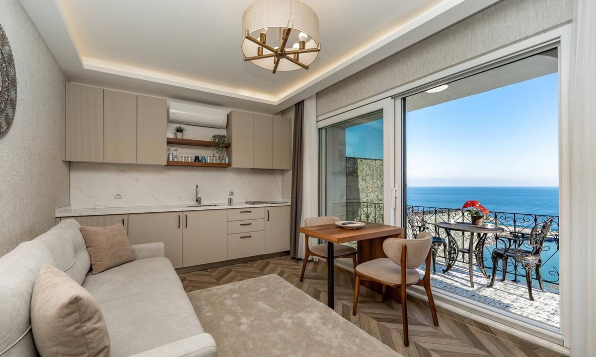 Karaburun Koyu Apartment | Harbor View Coastal Stay Near Istanbul Airport