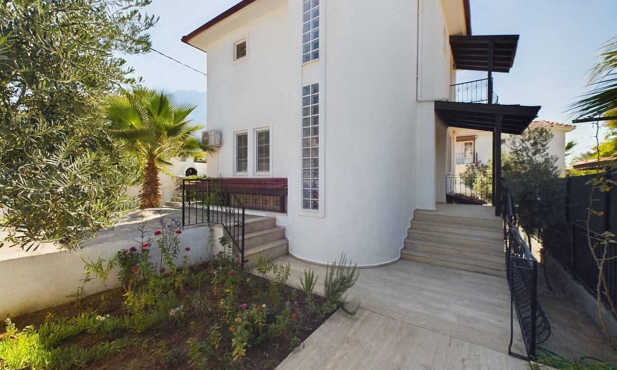 Fethiye Villa | Ideally located 4 bedroom 3 bathroom air conditioned villa with own pool