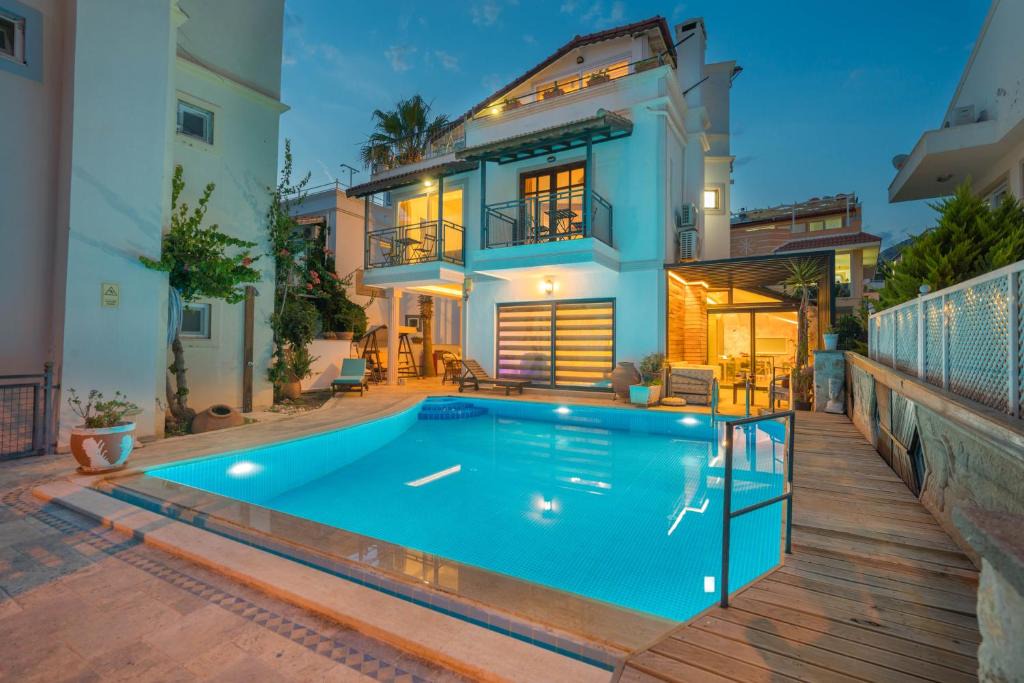 Kalkan Apartment | Kalkan Merkezde Havuzlu Apart
