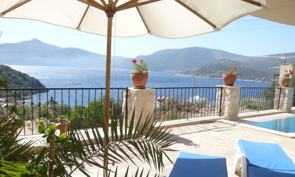 Kalkan Villa | Large Stylish Villa close to the Sea Sleeps 10, Panoramic Sea Views and Pool