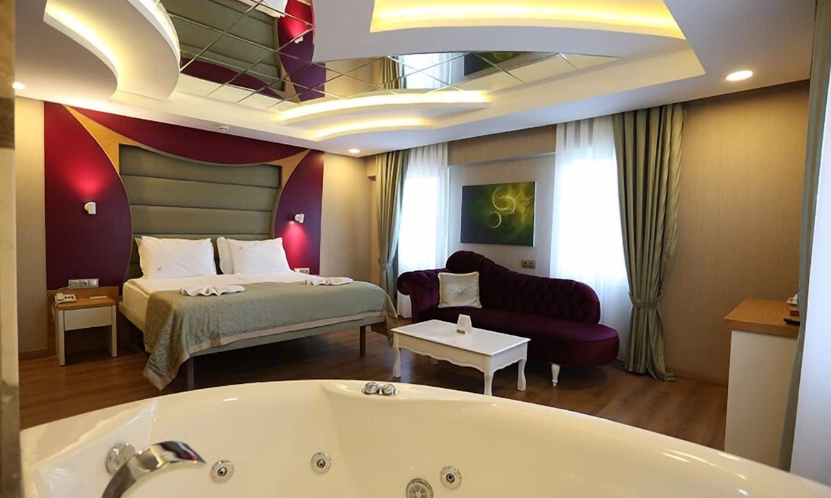 Konak Hotel | Life Corner Hotel
