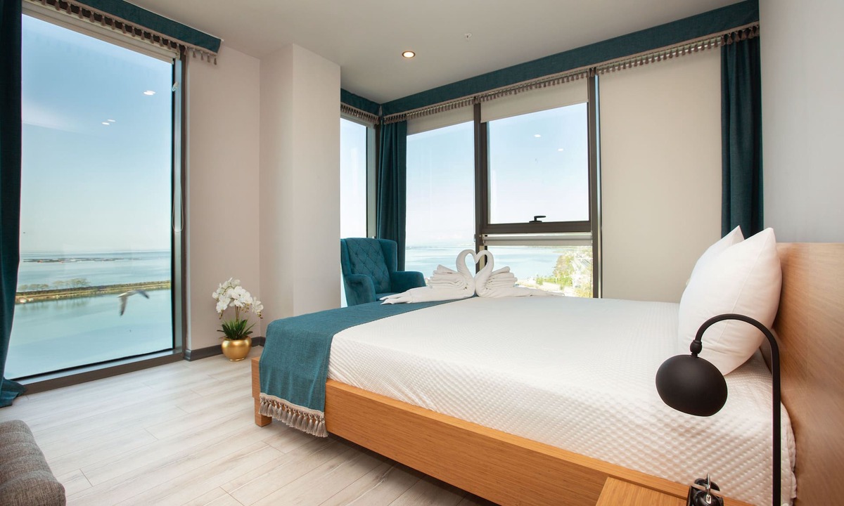 Yomra Hotel | Marina Green Suit Hotel