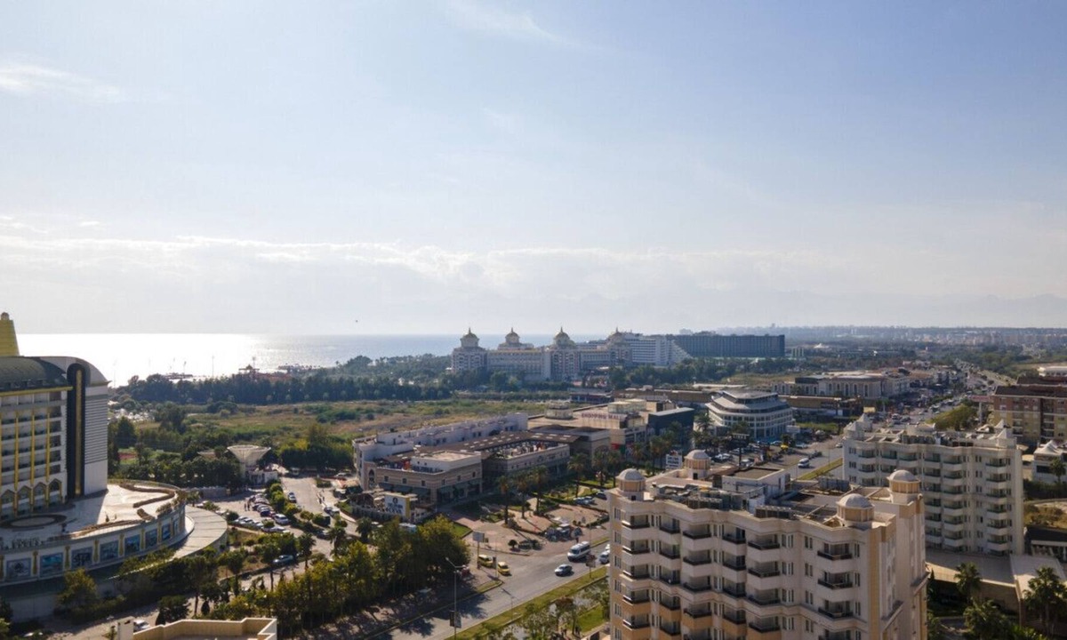 Kundu Apartment | Modern Flat with Balcony Close to Beach in Aksu