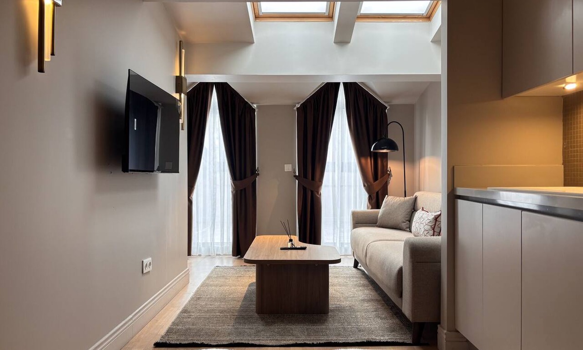 Karakoy Apartment | Penthouse Suite with Private Terrace
