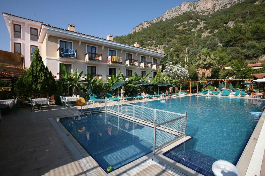 Oludeniz City Center Hotel | Perdikia Beach