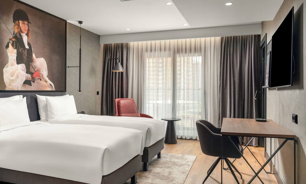 Bornova Hotel | Radisson RED Izmir Point Bornova