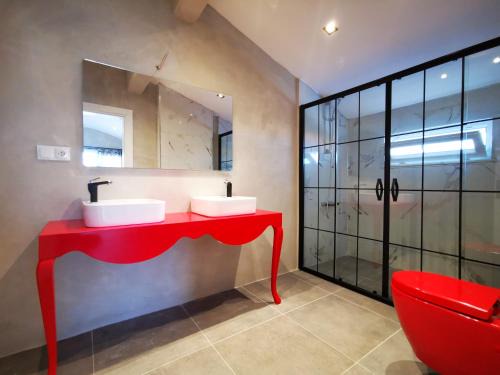 Kadriye Villa | Red F30 Kırmızı,Modern Tasarımlı Villa