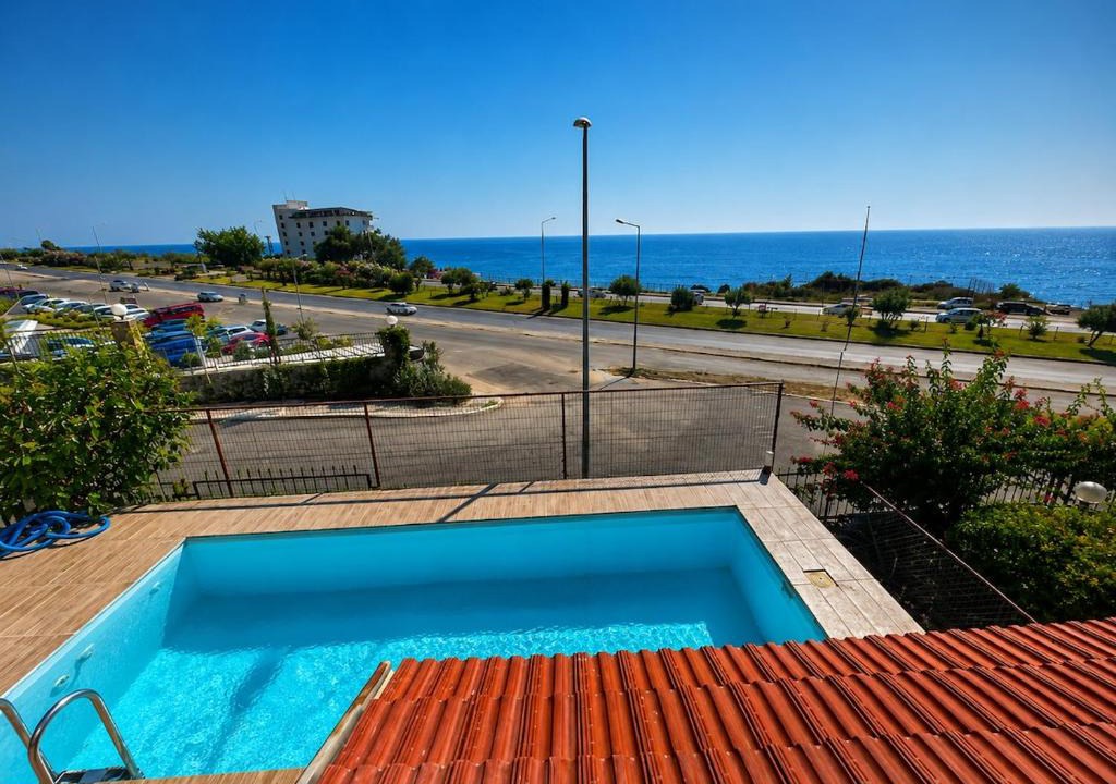 Kargicak Villa | Seafront 3 bedrooms, 1 living room, private pool in Alanya