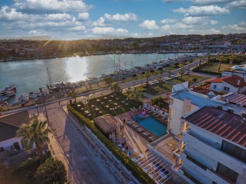 Dalyan Mahallesi Hotel | Sirius Mİ Sun Paradise Hotel Çeşme