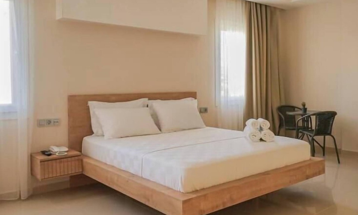 Kadnlar Denizi Mahallesi Apartment | Spacious 14-bedroom apartment in fabulous Aydın with AC
