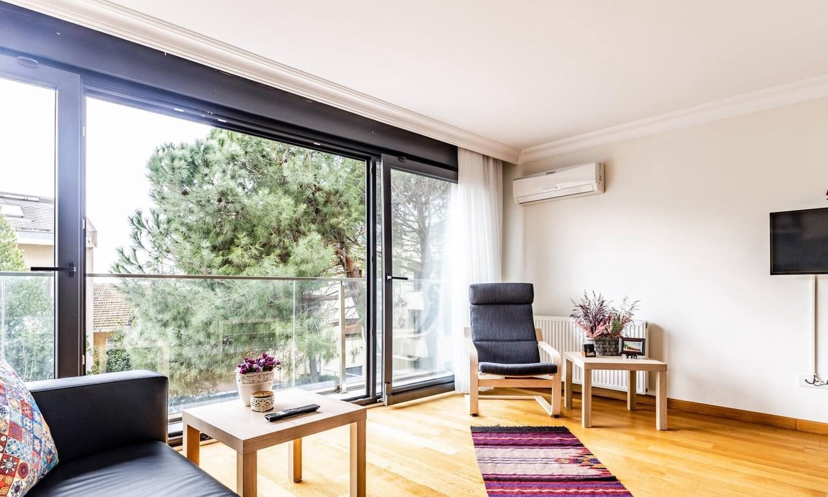 Uskudar Apartment | Spacious Furnished Home in Uskudar Near Harem Port