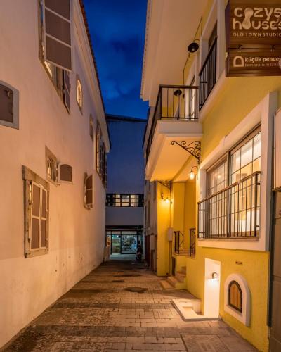 Konak Apartment | Stone studio just a 3min walk from the Clock Tower