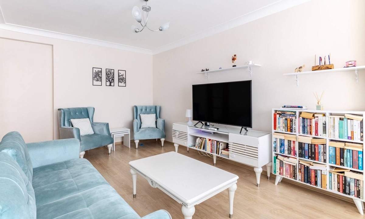 Maltepe Apartment | Stunning Coastal Retreat 10 min to Bagdat Avenue-