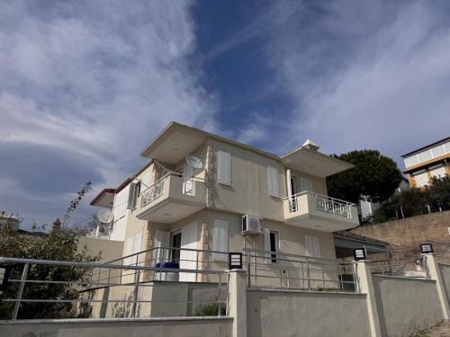 Kusadasi House | Stylish 3BR Duplex with Sea View in Kuşadası