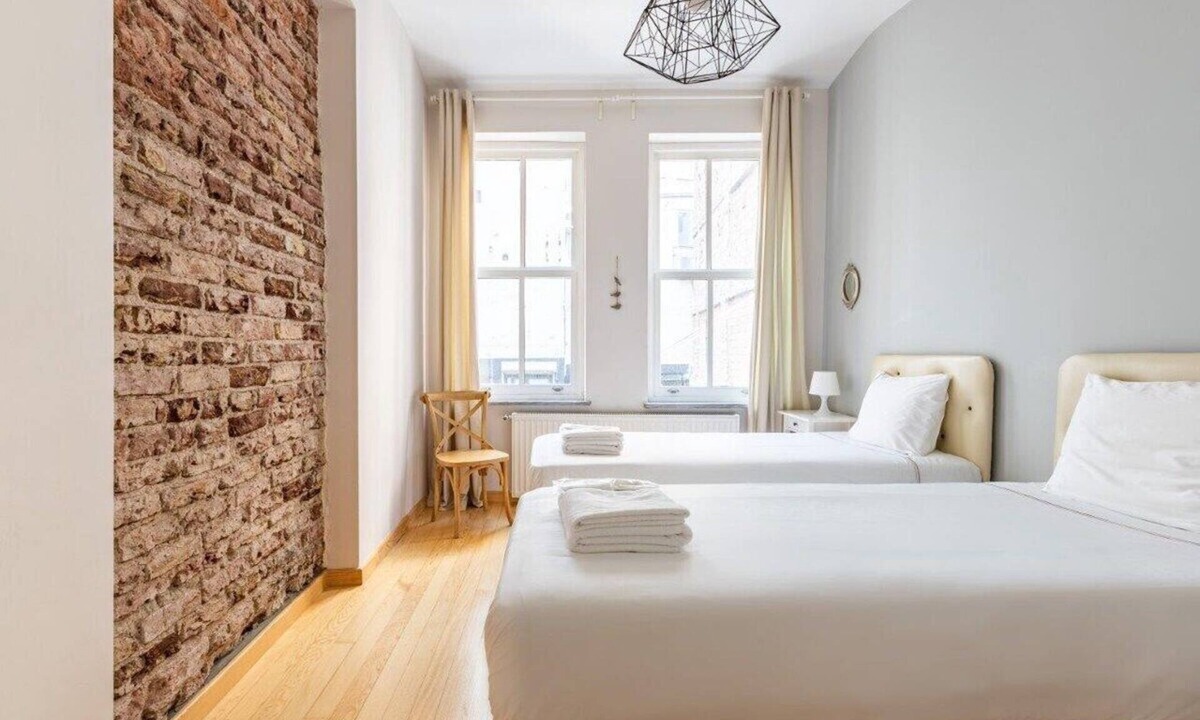 Karakoy Apartment | This apartment is a 2 bedroom(s), 2 bathrooms, located in Beyoğlu, İstanbul.