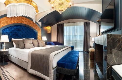 Kusadasi City Centre Hotel | TNR Otel & Spa