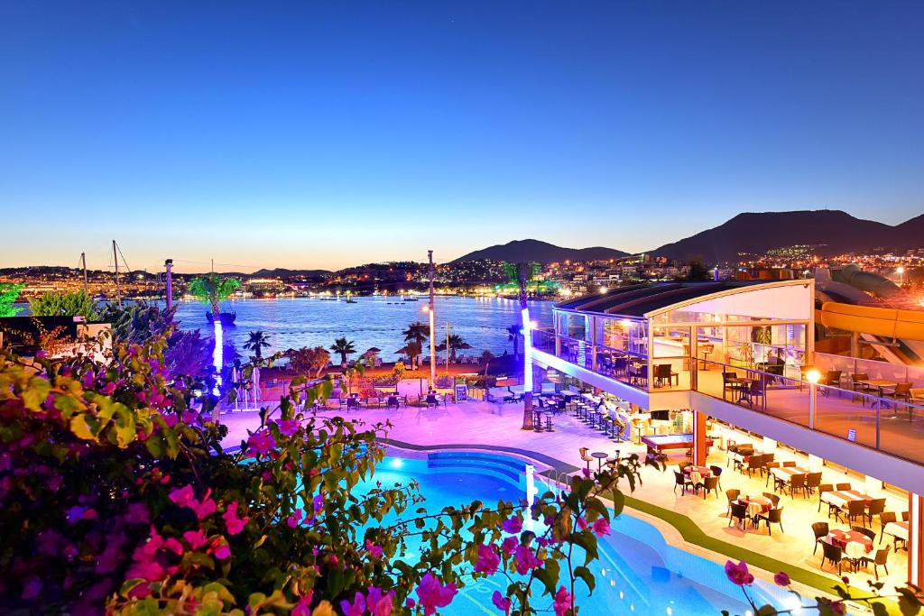 Bodrum City Center Hotel | Tropicana Beach