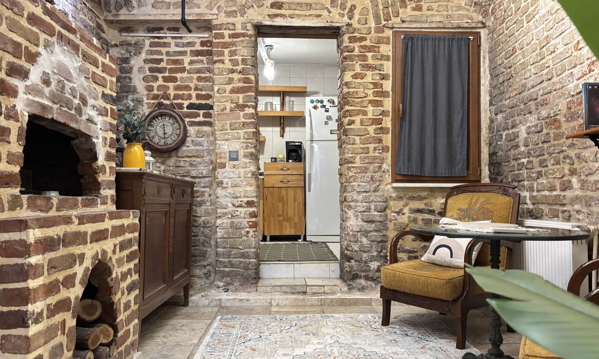 Balat House | Unique 5BR Art House in Balat w/Garden