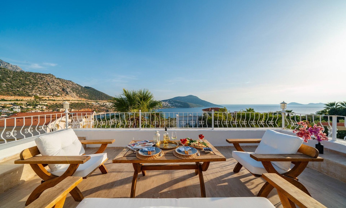 Kalkan Villa | Villa Olivia is on the corner of one of the prettiest streets in Kalkan