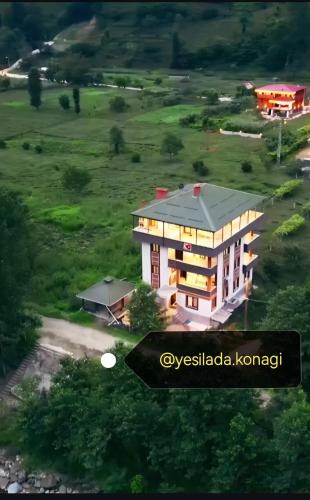 Ayder Apartment | Yeşil Ada Konağı 14 Kişiye kadar 3 Yatak Odalı Klimalı Dere Kenarı Konak