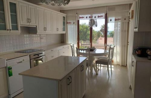 Ildır Koyu House | Şifne yalı'da 4 oda 9kisi yatak kapasite manzaralı