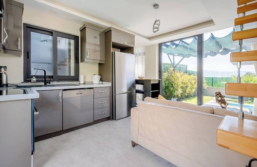 Dilovasi Villa | 1 Deluxe Villa Isıtmalı Havuz, Ateş Çukuru