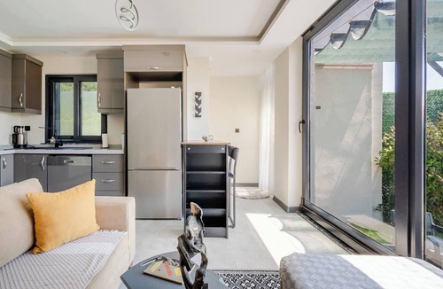 Dilovasi Villa | 1 Deluxe Villa Isıtmalı Havuz, Ateş Çukuru