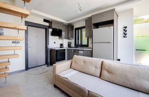 Dilovasi Villa | 4-deluxe Villa With Heated Private Pool