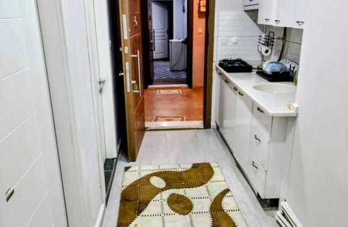 Tepebası Apartment | 5 Numara-Merkezi konumda ferah 1+1