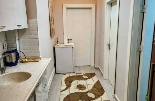 Tepebası Apartment | 5 Numara-Merkezi konumda ferah 1+1