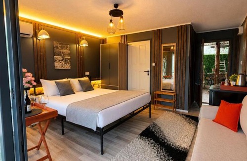 Kucukkuyu Bed & Breakfast | ADA TİNY HOUSE LOCA