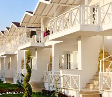 Kusadasi Hotel | Adella Beach Resort Hotel