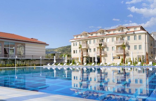 Karahayit Hotel | ADEMPİRA TERMAL&SPAHOTEL