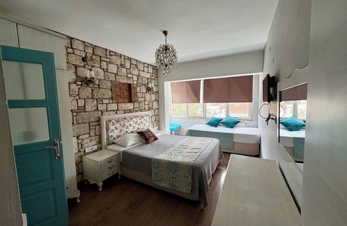 Tokoglu Hotel | Alacati Sardunya Hotel