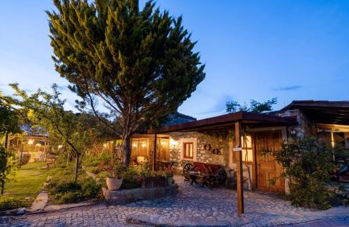 Bozcaada Hotel | Aral Tatil Ciftligi