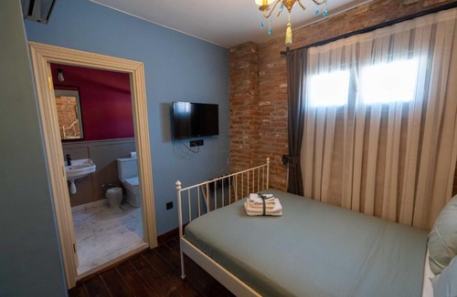 Ayvalik City Center Hotel | Avlulu Konak-Ayvalık