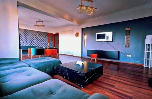 Pendik Apartment | Balcony, pool, nature, parking, 5 minutes from Sabiha Gökçen